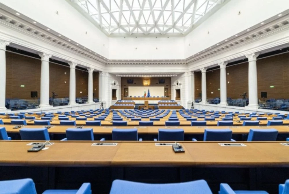 За 3,5 милиона лева купуват нова система за гласуване в Народното събрание