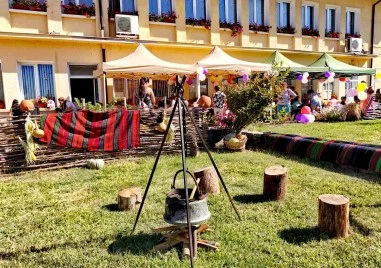 Празникът в Трилистник започна с детски работилници а центърът на