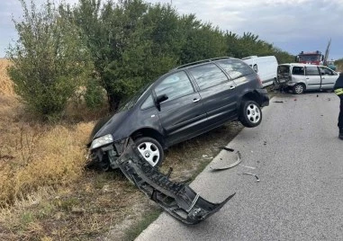 Двама души са загинали, а 36 са ранени при катастрофи в страната през последното денонощие