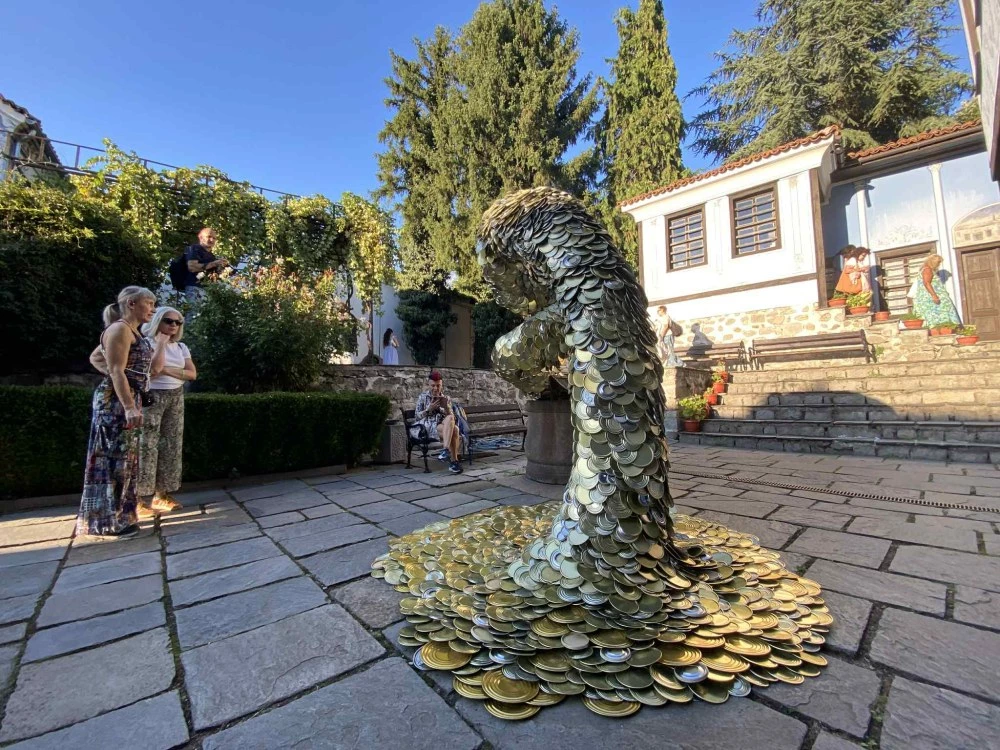 14 артисти