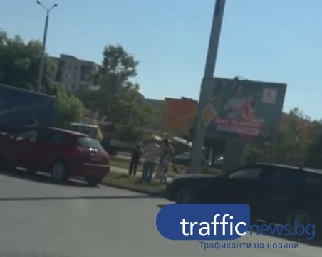 Две коли се удариха в Тракия, щетите са сериозни