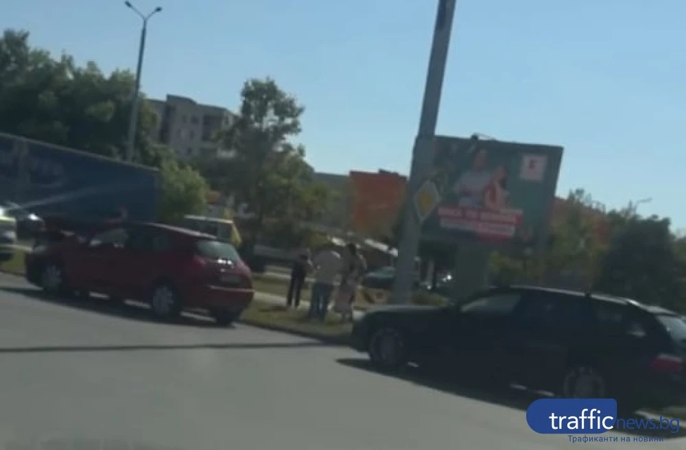 Две коли се удариха в Тракия, щетите са сериозни