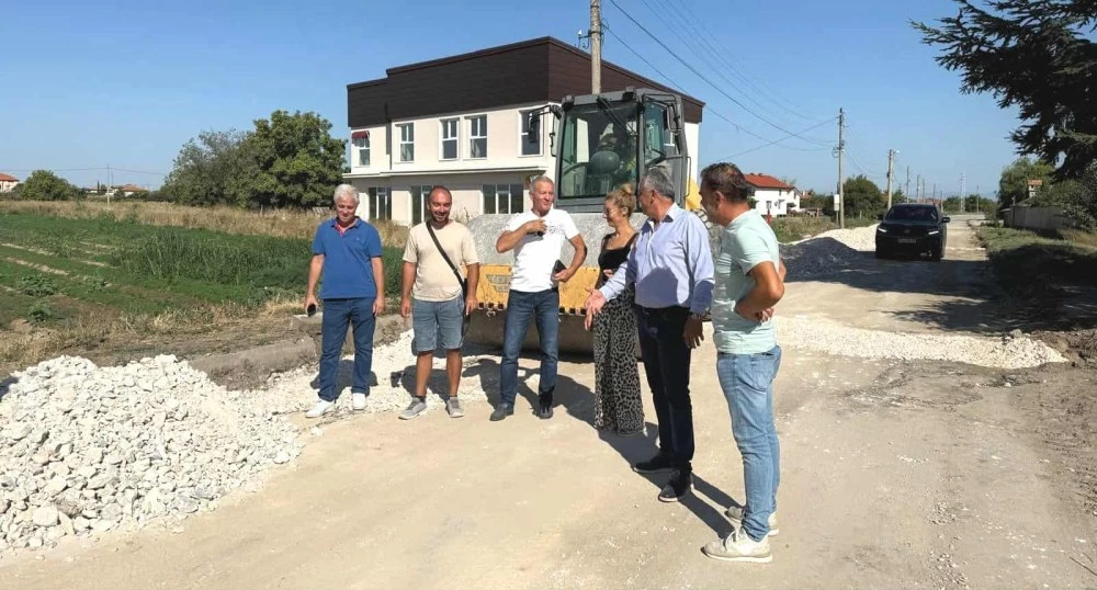 Строителните дейности по подмяна на водопроводната мрежа в Костиево са в ход