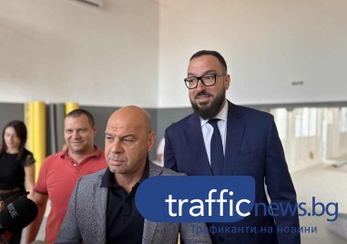 Димитров и Темелков застанаха заедно и заявиха: Темата с оставката е минало, имаме общи цели и проекти