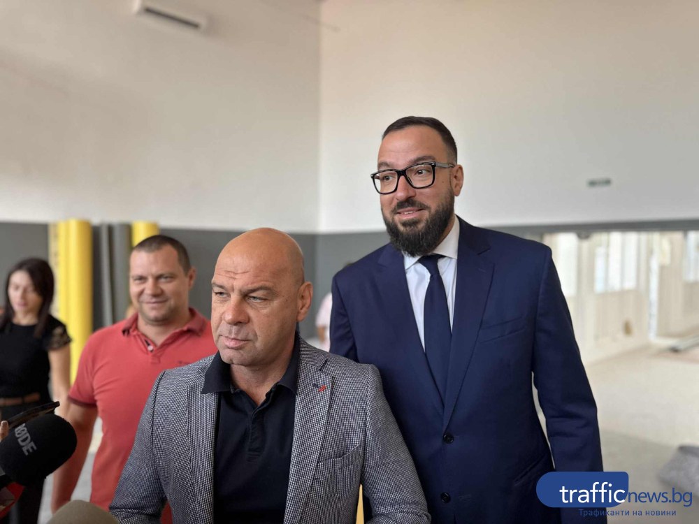 Димитров и Темелков застанаха заедно и заявиха: Темата с оставката е минало, имаме общи цели и проекти