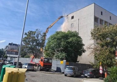 Продължава събарянето на бившата ТПК „Марица, пловдивчани недоволстват от запрашаване