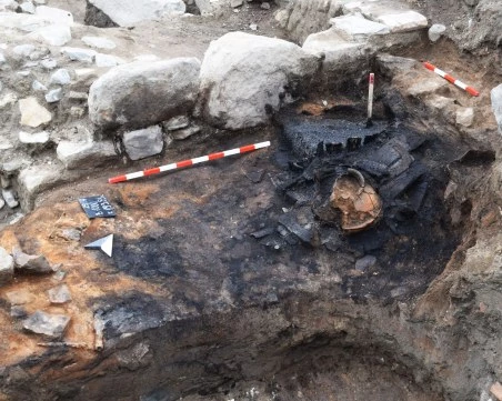 Историята на античния хамбар на Небет тепе тръгва по света