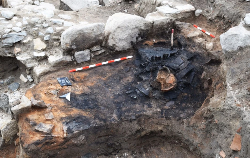 Историята на античния хамбар на Небет тепе тръгва по света