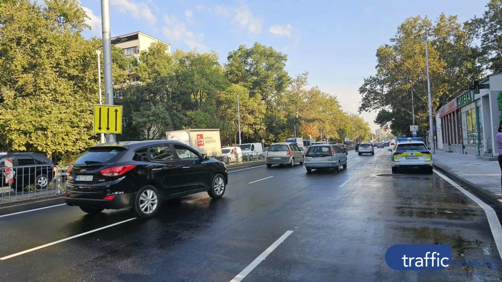 Първите автомобили вече преминаха по обновената отсечка на бул. „Васил Априлов