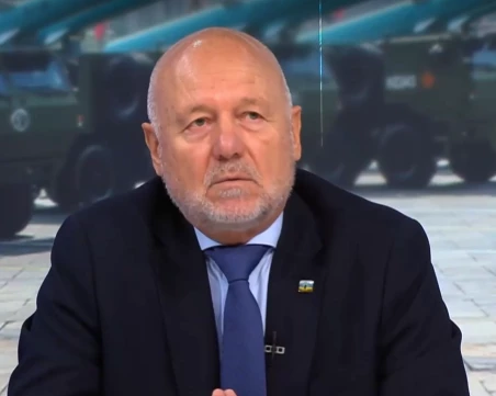 Тагарев: Китай се позиционира като лидер на антидемократичния свят
