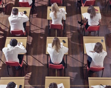 Ръст на броя кандидати за редовните приемни изпити в МУ-София