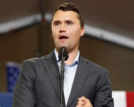 Простреляха Чарли Кърк, близък на Доналд Тръмп