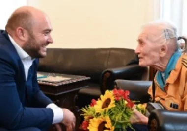 Баба Янка ще има покрив над главата си, ВКС отмени арбитражното решение за запор на дома й