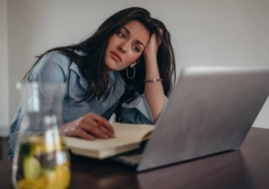 От плажа към бюрото: Как с лекота да преодолеем следваканционния синдром