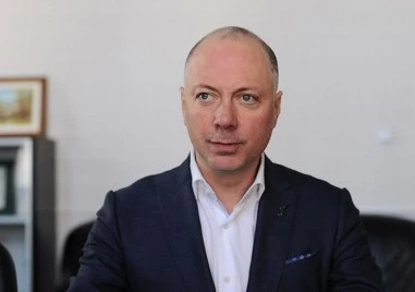 Желязков: Осъждаме нарушаването на въздушното пространство на Полша, трябват сериозни гаранции за сигурност на Европа