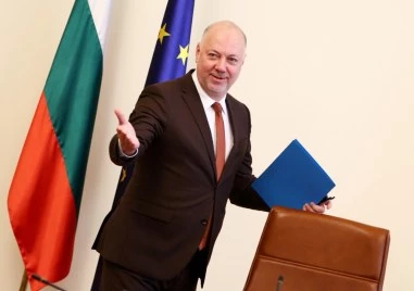 Премиерът Желязков: Все още очакваме Радев за ДАНС