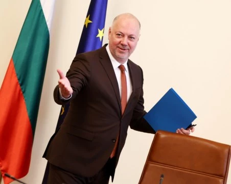 Премиерът Желязков: Все още очакваме Радев за ДАНС