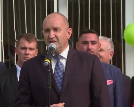 Румен Радев: От поколения първият учебен ден е истинско вълнение за всеки български дом