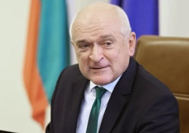 Конституционният съд отклони искането за обявяване на несъвместимост за Димитър Главчев