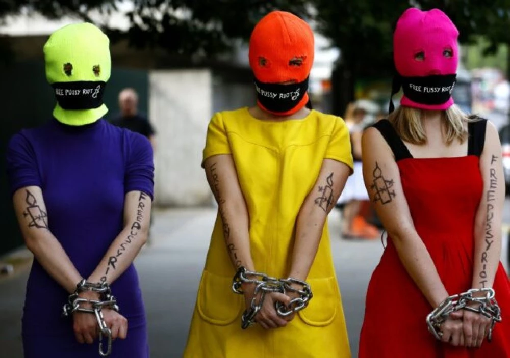 Осъдиха задочно петима членове на Pussy Riot заради антивоенни изяви