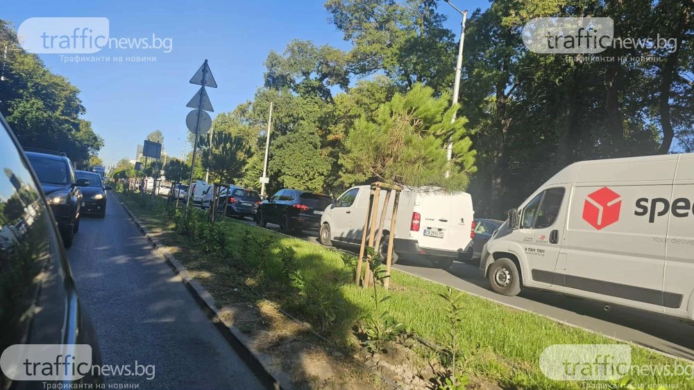 Втори учебен ден, втора блокада: Пловдив пак потъна в тапи