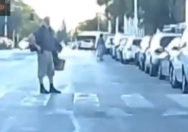 Пешеходец показа пистолет на шофьор в София