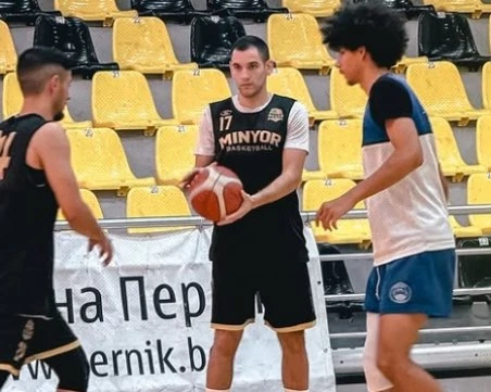 Академик с втора победа в контролите