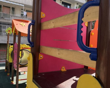 Пловдивчанка предлага да купи пързалка, за да ускори ремонта на детска площадка