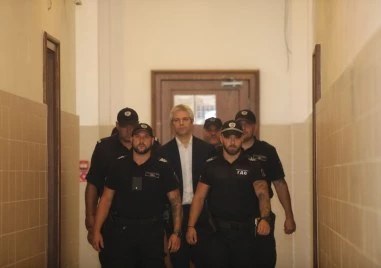 Нов седебен състав ще гледа мярката на кмета на Варна Благомир Коцев