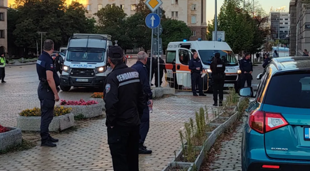 Полицай, охраняващ протеста пред Народното събрание, е починал