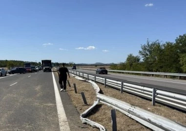 Катастрофа с ТИР блокира движението на АМ Тракия
