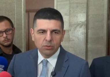 ПП-ДБ: България има трима премиери