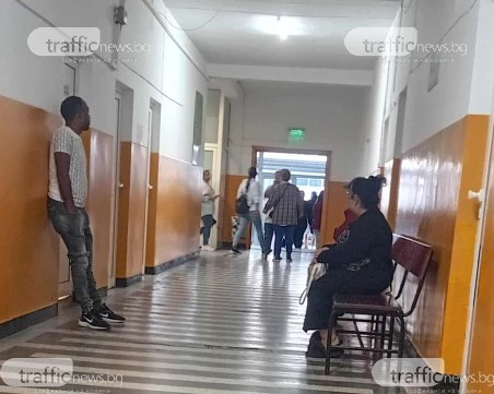 Объркването продължава: Родителите в Пловдив между хартията и електронното здравно досие