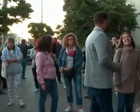 Жители на столичен квартал излязоха на протест, след като остават без топла вода и парно до Нова година