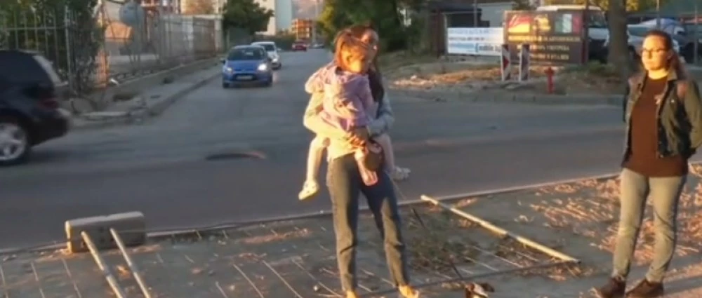 Пловдивчани с деца ежедневно пресичат опасно по бул. 
