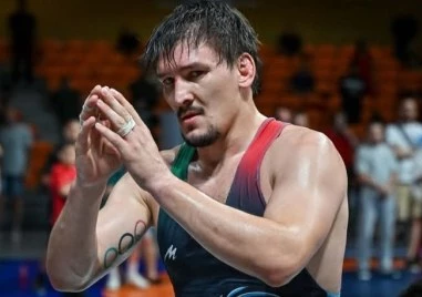 Депутатът борец Даниел Александров достигна до репешаж на Световното