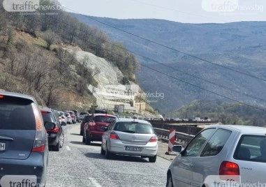 Натоварен е трафикът по основните пътни артерии в страната