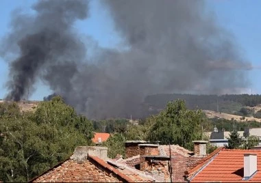 Пожар избухна в частен имот в Панагюрище
