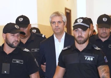 Благомир Коцев: Цялото ми семейство е с ковид, затворете ме вкъщи без телефон, само да съм с тях