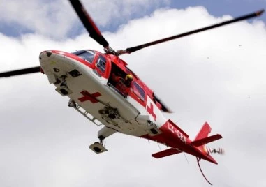 Мъж на 52 години е транспортиран с въздушна линейка от