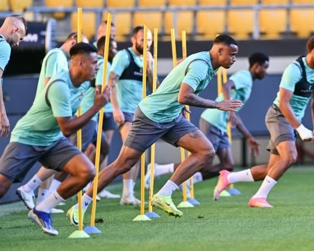 Отборът на Ботев Пловдив проведе последната си тренировка преди мача с ЦСКА 1948 СНИМКИ