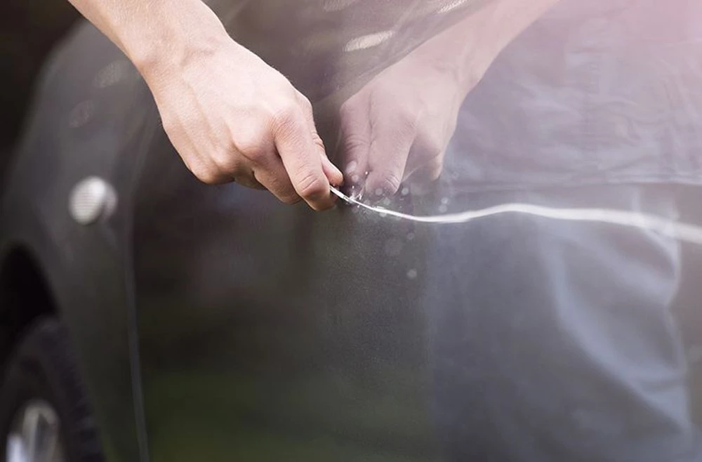 Задържаха възрастен мъж в Кючука, драскал коли с остър предмет