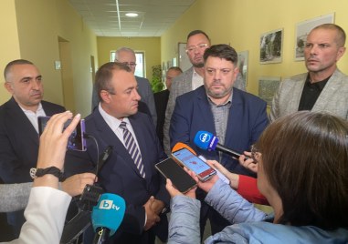 След критиката на Борисов, министри на терен в Брезник