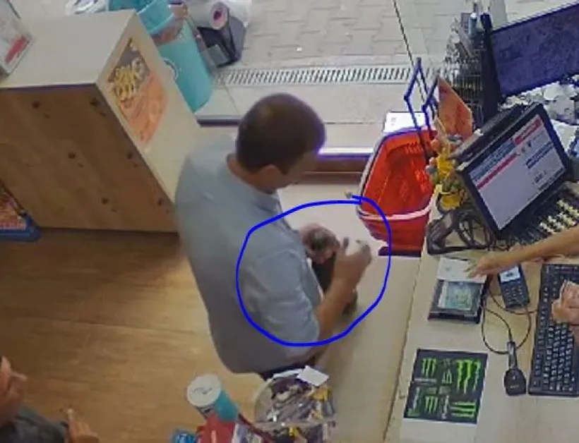 Мъж задигна телефон, забравен в магазин в София СНИМКИ