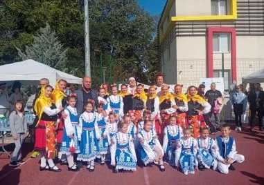 Когато танцът лекува предразсъдъци: „Играорците” представиха магията на българския фолклор в Пловдив