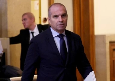 Уволнени са служители от „Автомобилна администрация, поискали 800 евро подкуп от екипа на Роби Уилямс