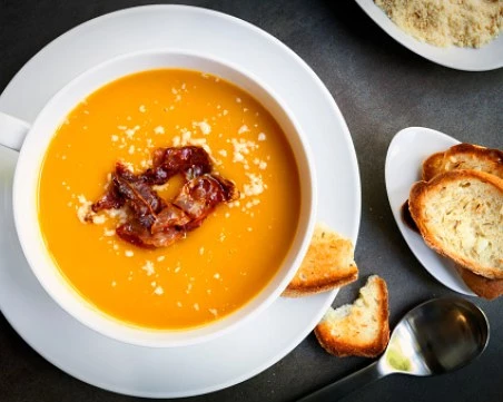 Вкусна и лесна рецепта за крем супа от тиква с бекон