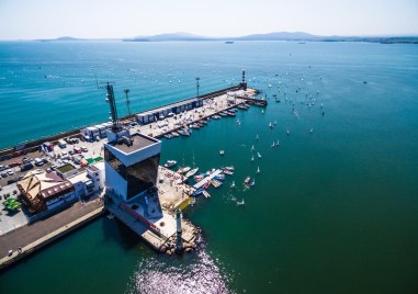 Първа версия за двата трупа, открити в хамбар на кораб в Бургас