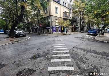 След куриозния случай в Кючука: Нестандартна пешеходна пътека по диагоал се появи в центъра на София