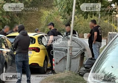 Маскирани полицаи блокираха улица в Кючука, задържаха мъж при акция